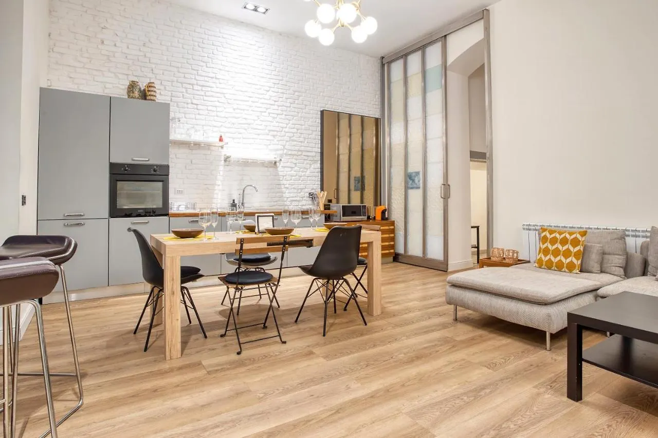 Joivy Modern And Spacious Family Flat Milano