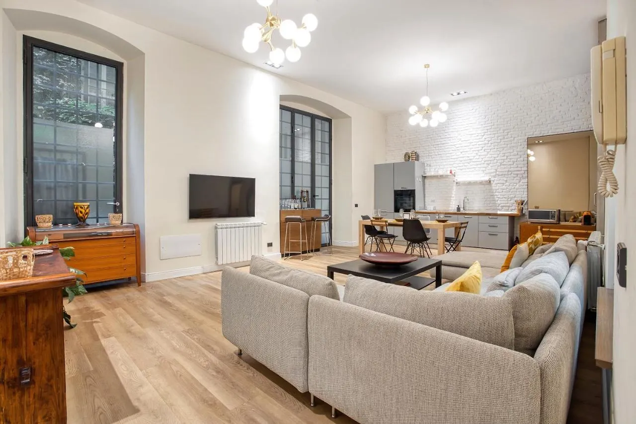 Joivy Modern And Spacious Family Flat Milano